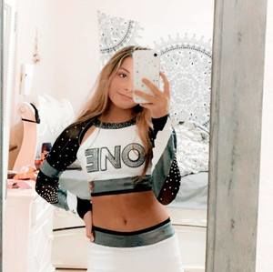 Meet your Posher, Skylar